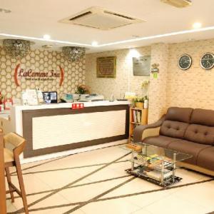 Lacomme Inn