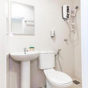 OYO 327 Buddys Hotel Sanitized Stay
