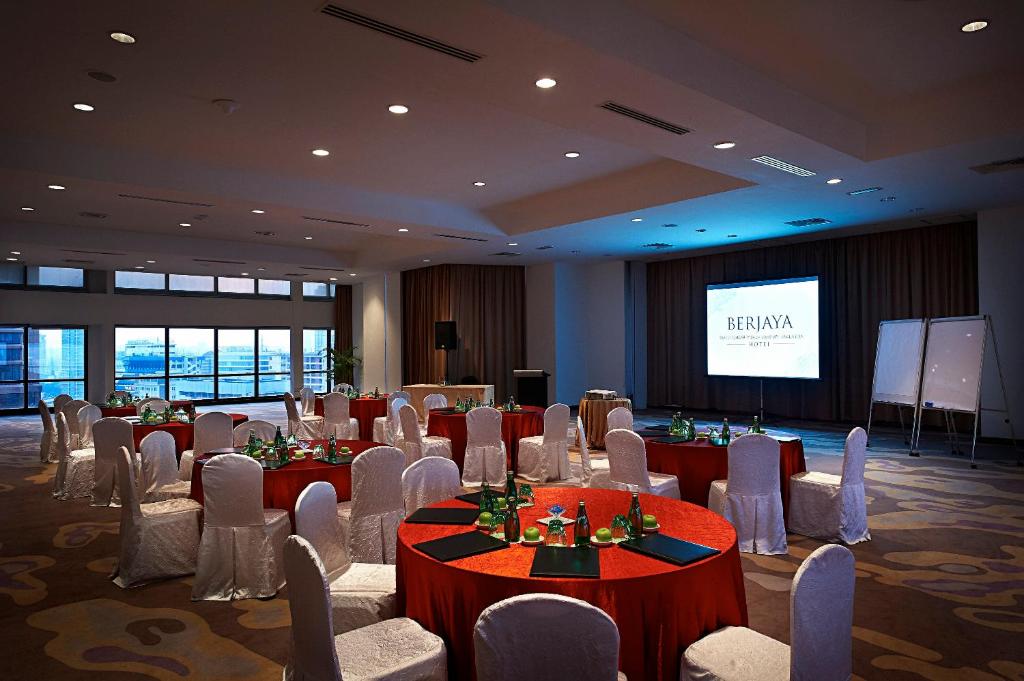 Berjaya Times Square Hotel - image 2