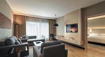 Renaissance Kuala Lumpur Hotel - image 5
