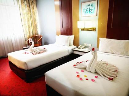 Palace Hotel - image 1