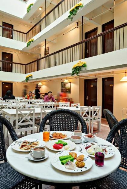 Palace Hotel - image 15