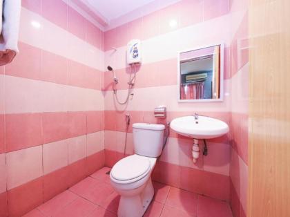 OYO 89688 Alor Street Hotel - image 10