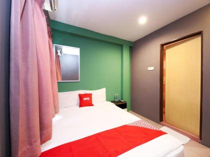 OYO 89688 Alor Street Hotel - image 11