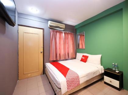 OYO 89688 Alor Street Hotel - image 12