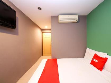 OYO 89688 Alor Street Hotel - image 14
