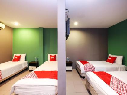 OYO 89688 Alor Street Hotel - image 8