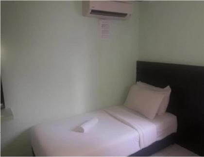 SPOT ON 89698 Budget Inn Hotel - image 2