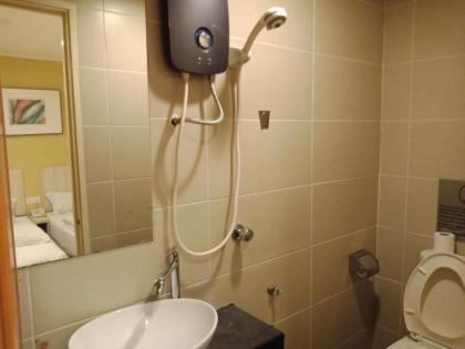 *Refurbished Home Inn 1 Hotel Taman Segar - image 19