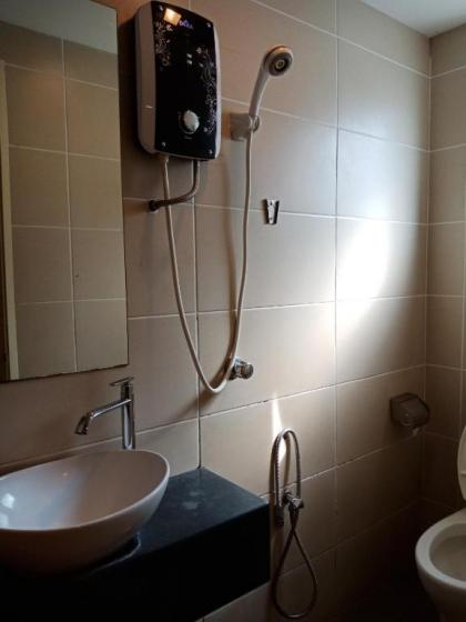 *Refurbished Home Inn 1 Hotel Taman Segar - image 3