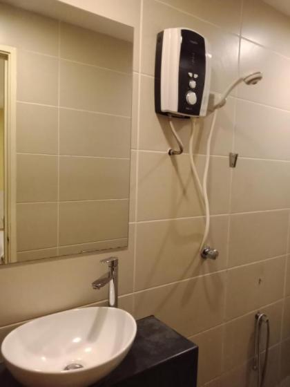 *Refurbished Home Inn 1 Hotel Taman Segar - image 5
