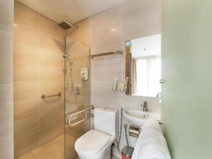 One Avenue Hotel - image 6