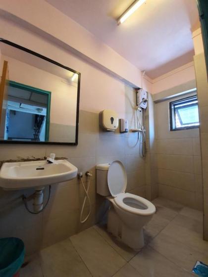 The Travel Hub Guesthouse - image 12