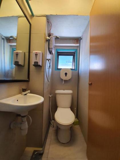 The Travel Hub Guesthouse - image 13