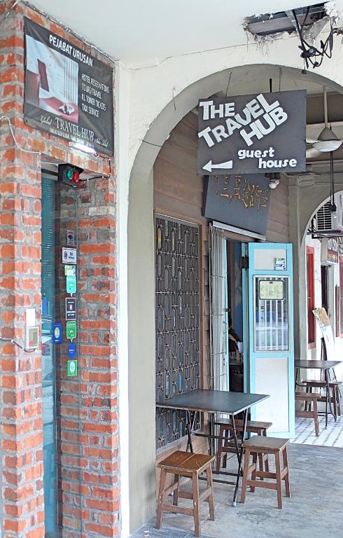 The Travel Hub Guesthouse - image 5