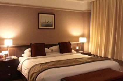 Pacific Regency Hotel Suites - image 14