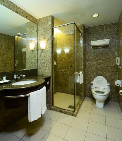 Pacific Regency Hotel Suites - image 15