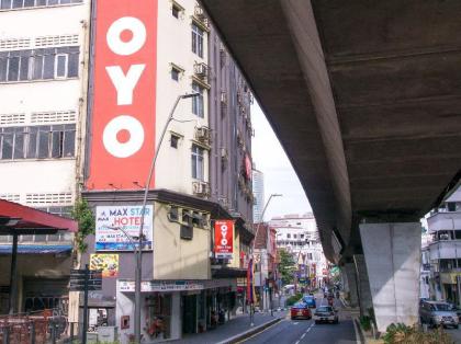 OYO 89494 Max Star Hotel - image 11