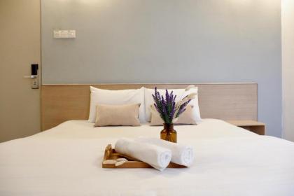 Iris Garden Hotel - image 14