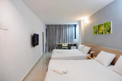 Iris Garden Hotel - image 6