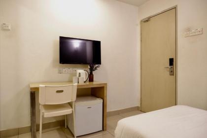 Iris Garden Hotel - image 8