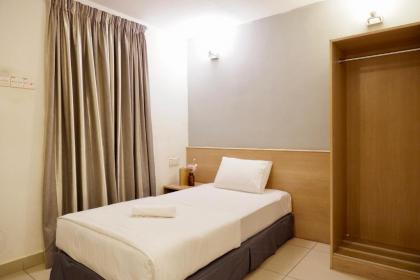 Iris Garden Hotel - image 9