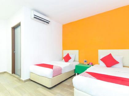 OYO 193 City Kuchai Hotel - image 12