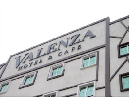 Valenza Hotel & Cafe - image 1
