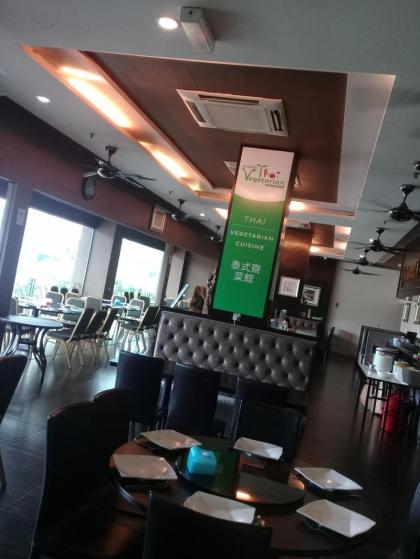 Valenza Hotel & Cafe - image 10