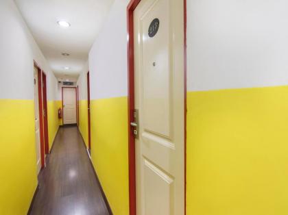OYO 89891 1st Inn Hotel Subang (SJ15) - image 11