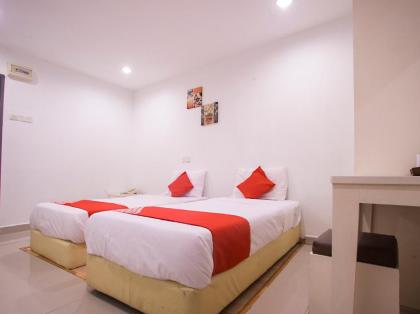 OYO 43961 Swing & Pillows Kajang Hotel - image 13
