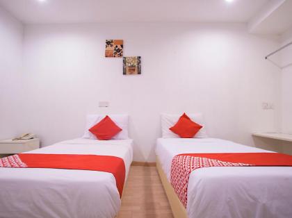 OYO 43961 Swing & Pillows Kajang Hotel - image 15