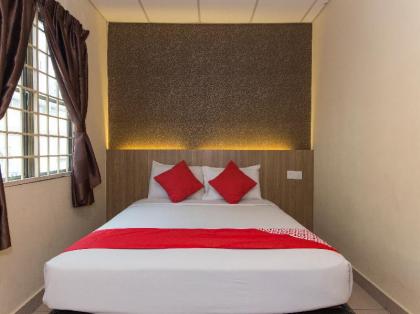 Dragon Inn Premium Hotel - image 1