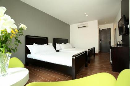 Crossroads Hotel - image 11