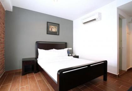 Crossroads Hotel - image 18