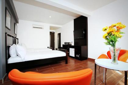 Crossroads Hotel - image 7