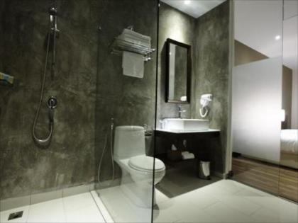 D Boutique Hotel - image 2