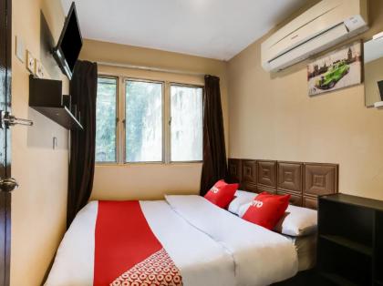 Sassana Hotel - image 1