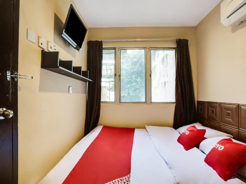 Sassana Hotel - image 2