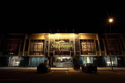 Sri Enstek Hotel - KLIA - image 13
