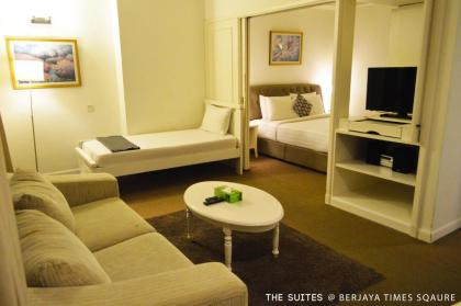 The Suites @ Times Square - image 10