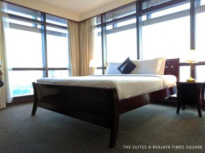 The Suites at Times Square - image 14