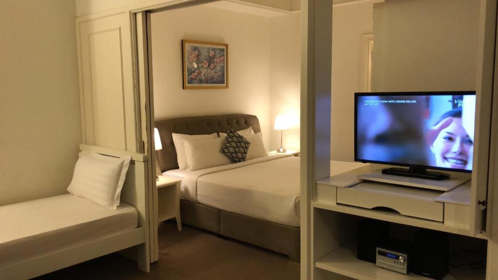 The Suites at Times Square - image 7