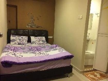 Funky Crib Hotel - image 12