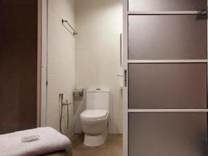 Funky Crib Hotel - image 3