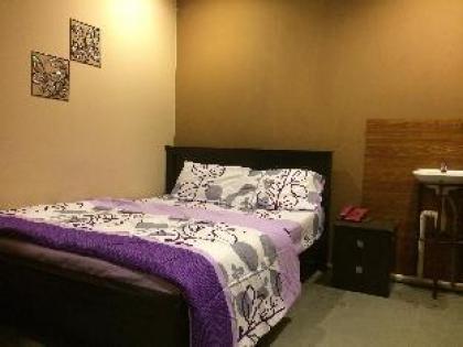 Funky Crib Hotel - image 8