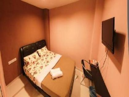 Funky Crib Hotel - image 9
