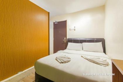 33 Star Hotel by The Awinka Group Of Management - image 1