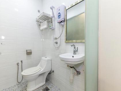 Rain Forest Hotel - image 2
