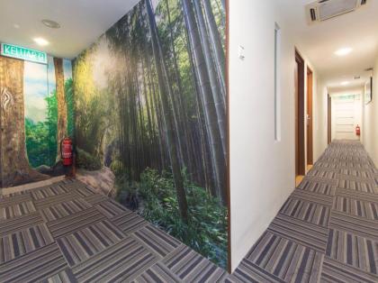 Rain Forest Hotel - image 9